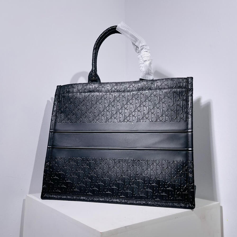 large D*or book tote