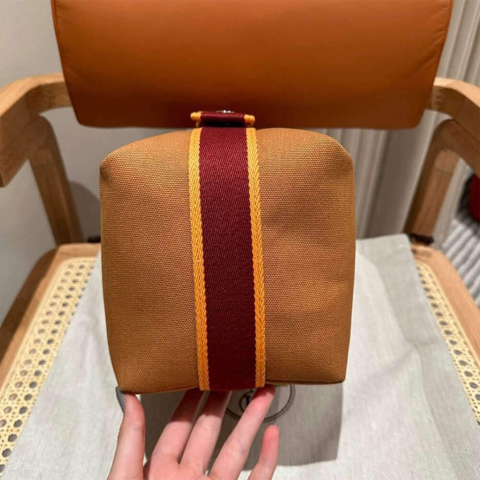 H**mes toiletery bag
