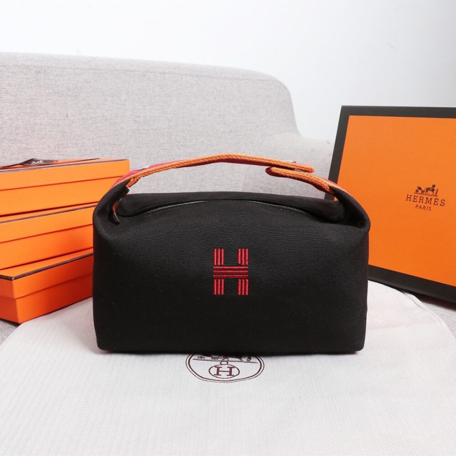 H**mes toiletery bag